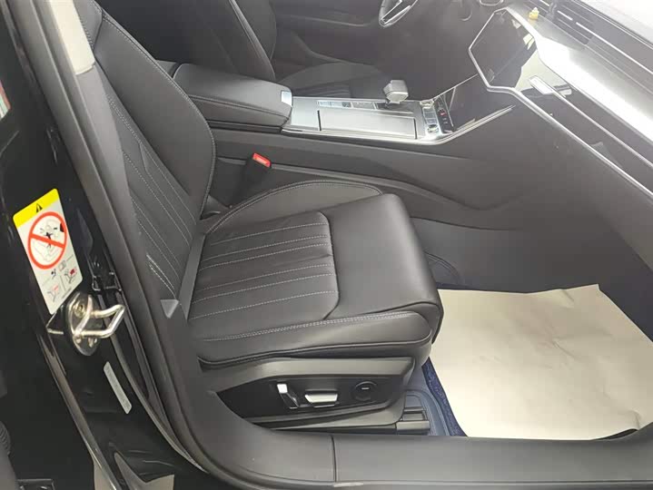 Фото 8 - Audi A6L