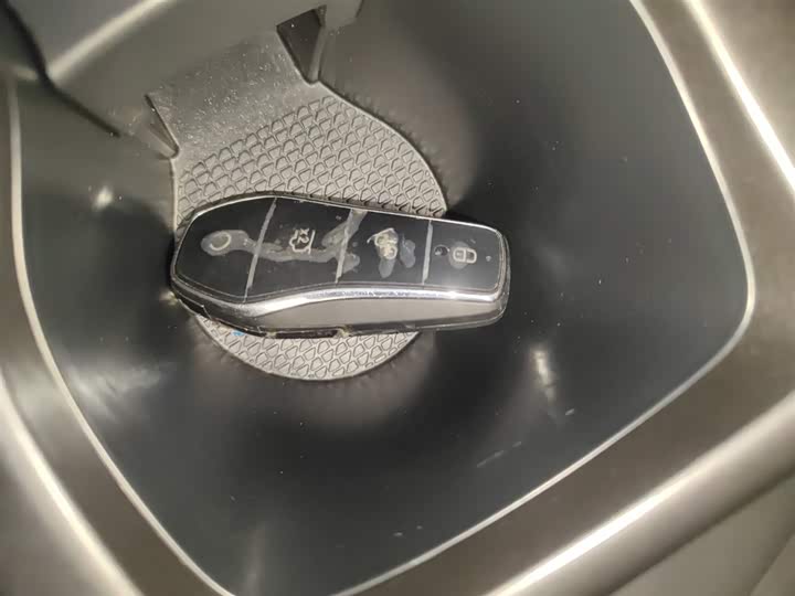 Фото 9 - BYD Yuan Up