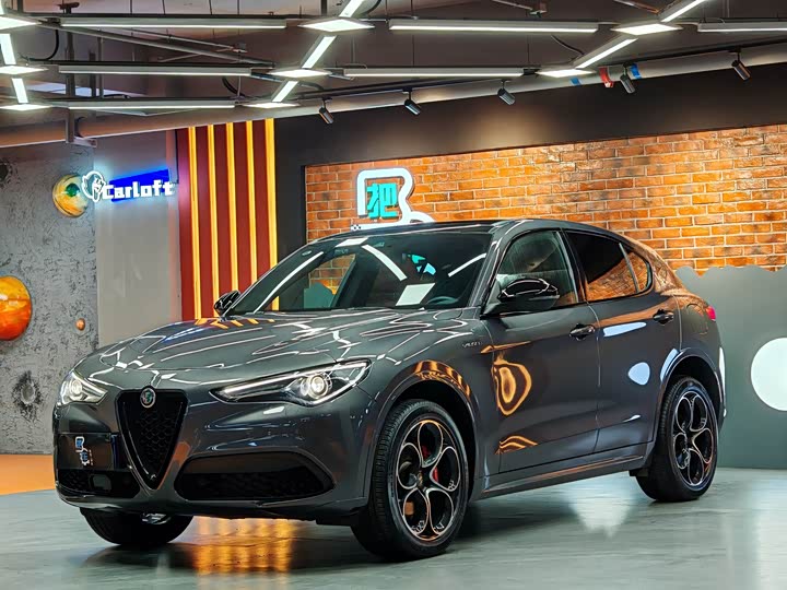 Фото 4 - Alfa Romeo Stelvio