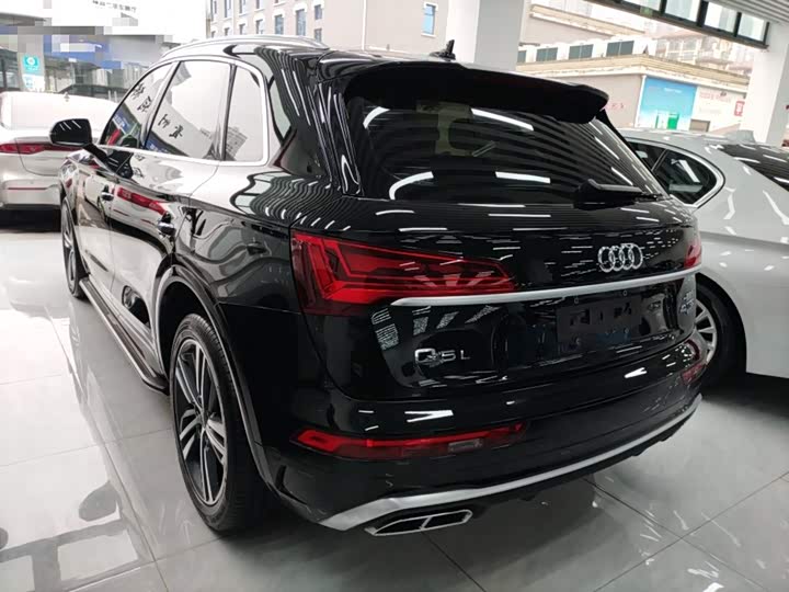 Фото 5 - Audi Q5L
