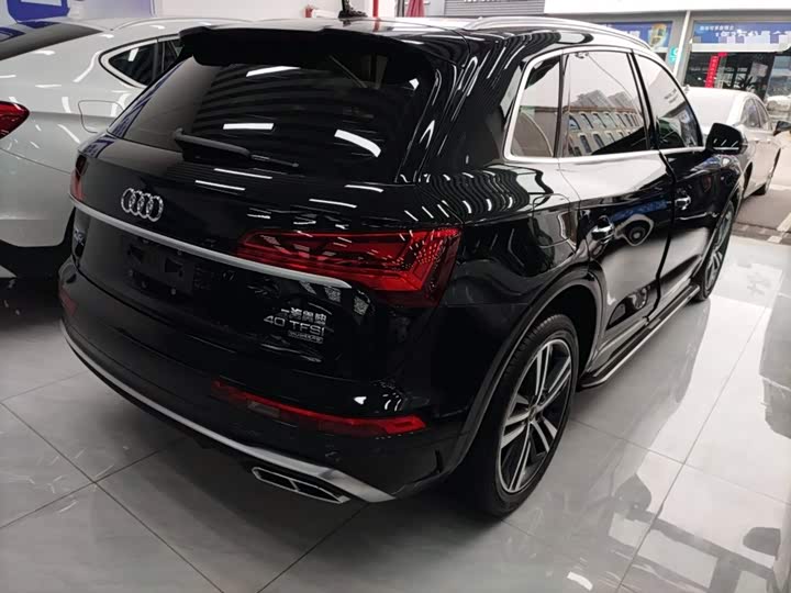 Фото 7 - Audi Q5L