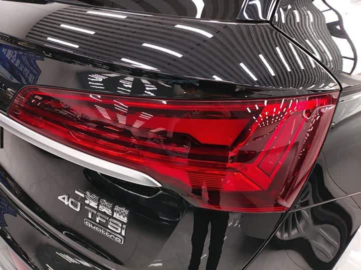 Фото 8 - Audi Q5L