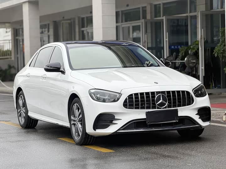 Фото 3 - Mercedes-Benz E-Class