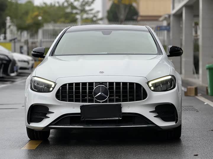 Фото 6 - Mercedes-Benz E-Class