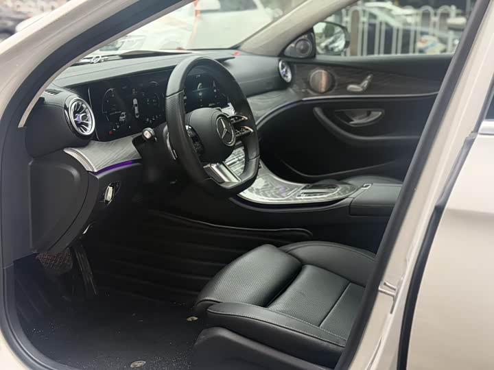 Фото 8 - Mercedes-Benz E-Class