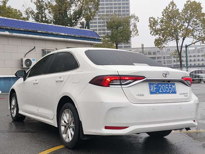 Фото 4 - Toyota Corolla