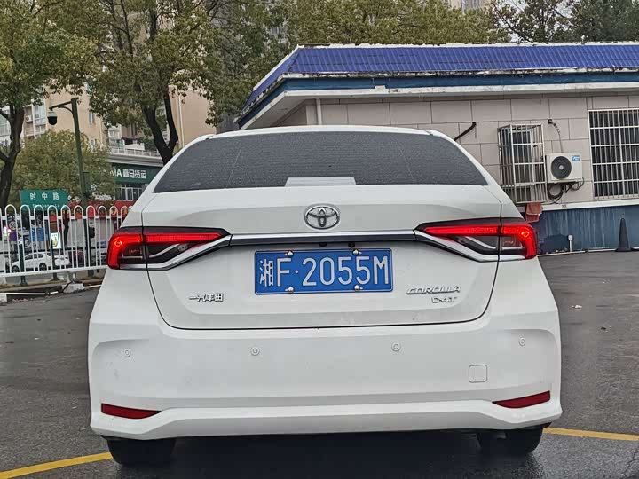 Фото 5 - Toyota Corolla