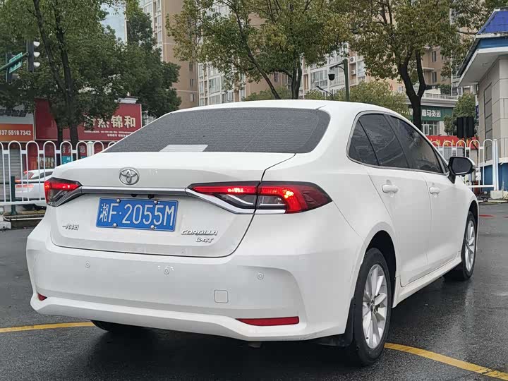 Фото 6 - Toyota Corolla