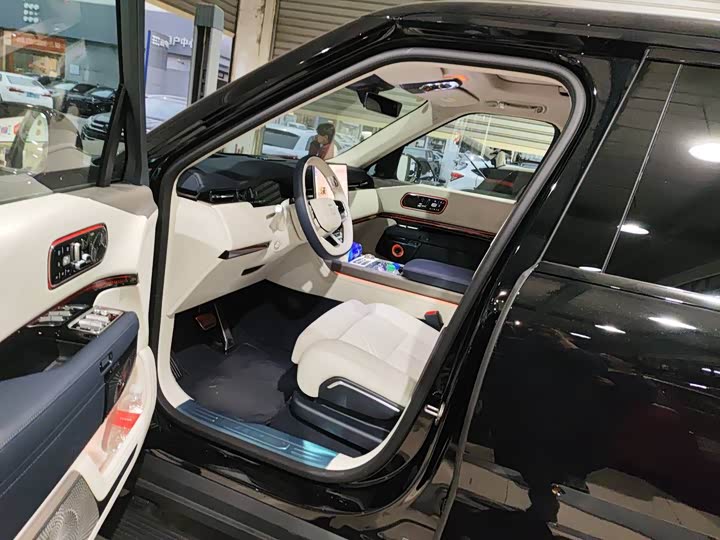 Фото 2 - Zeekr 9X