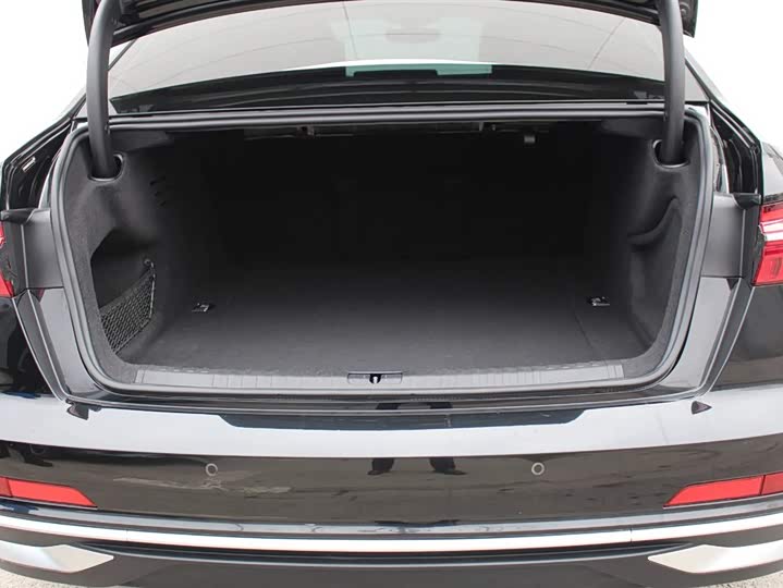 Фото 6 - Audi A6L