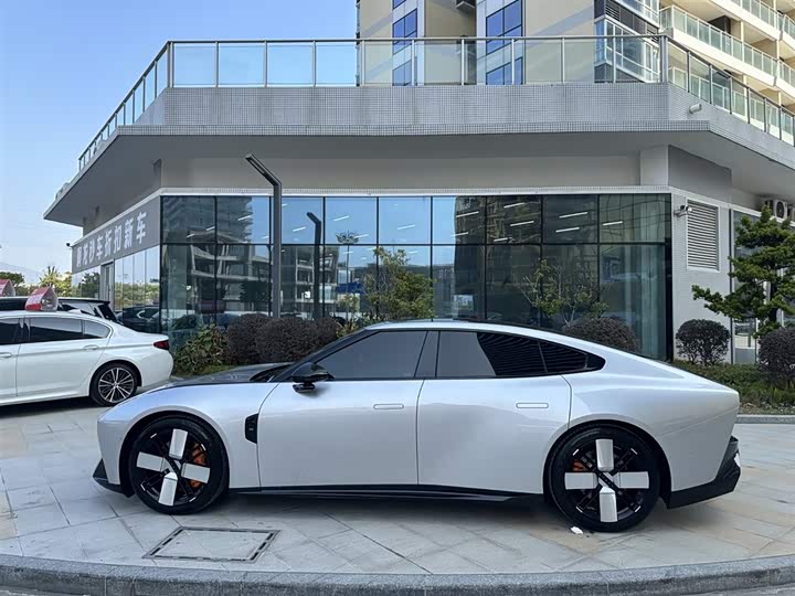 Фото 4 - XPeng P7