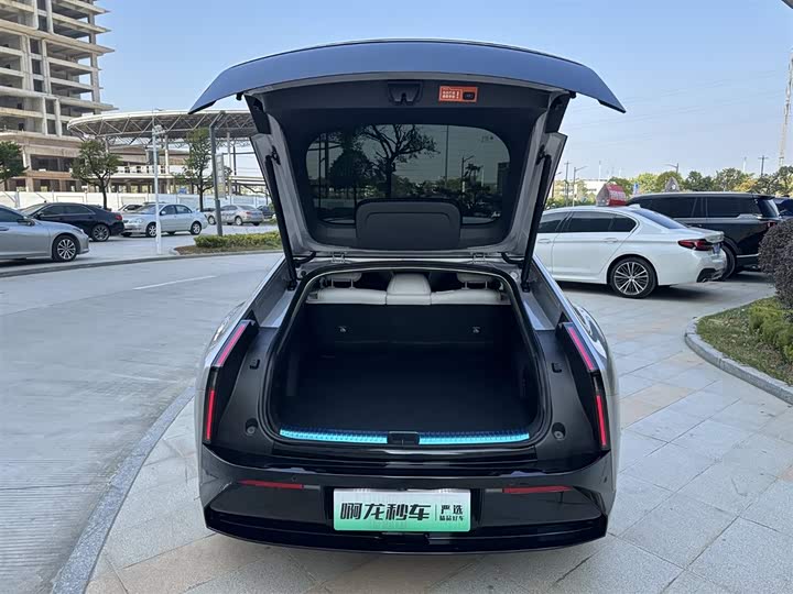 Фото 9 - XPeng P7