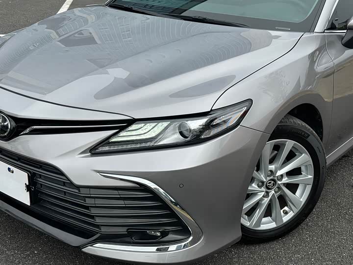 Фото 4 - Toyota Camry