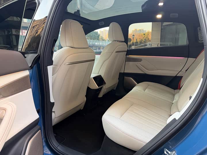 Фото 6 - Nio Onvo L60