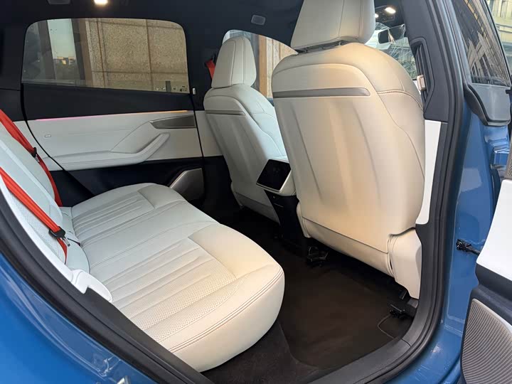 Фото 9 - Nio Onvo L60