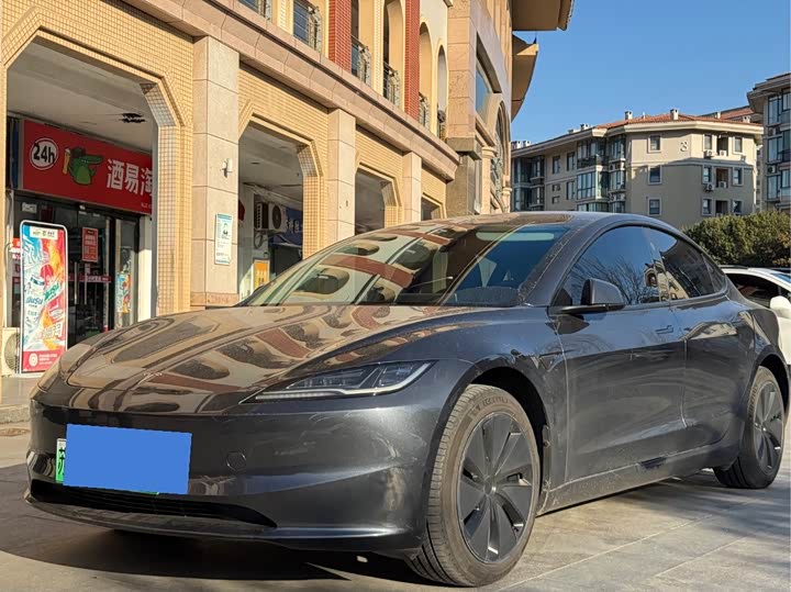 Фото 1 - Tesla Model 3