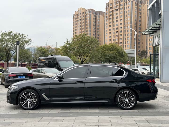 Фото 3 - BMW 5 Series