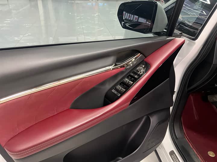 Фото 4 - GAC Trumpchi M8