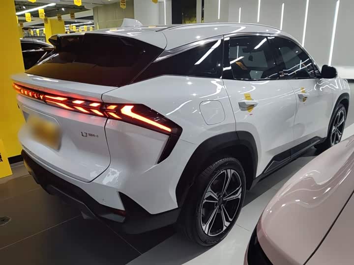 Фото 7 - Geely Galaxy L7