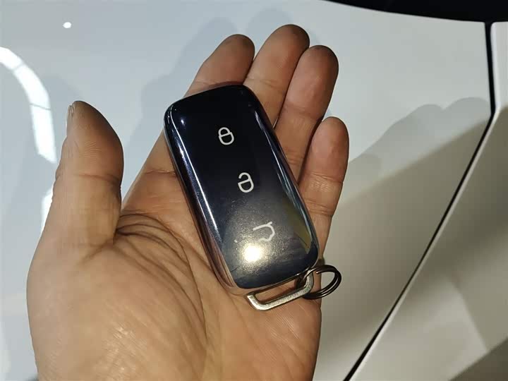 Фото 9 - Geely Galaxy L7