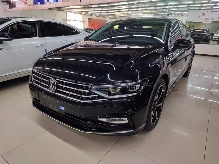 Фото 1 - Volkswagen Magotan