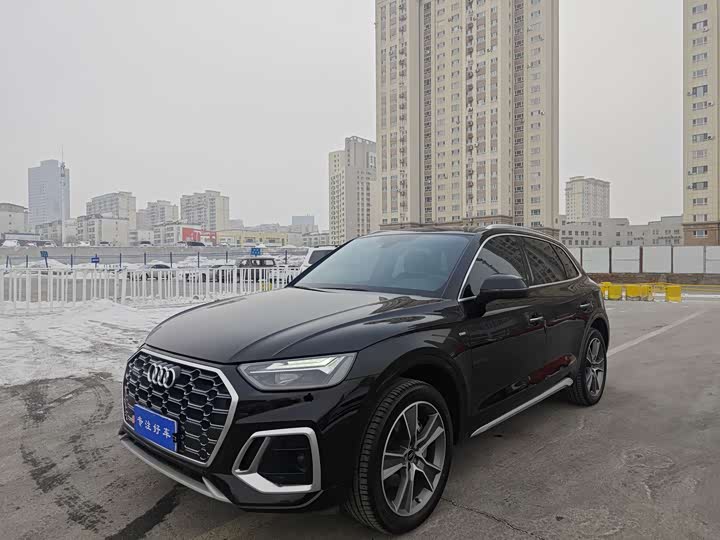 Фото 2 - Audi Q5L