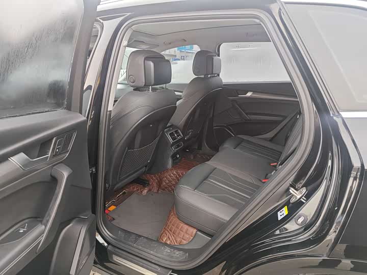 Фото 5 - Audi Q5L