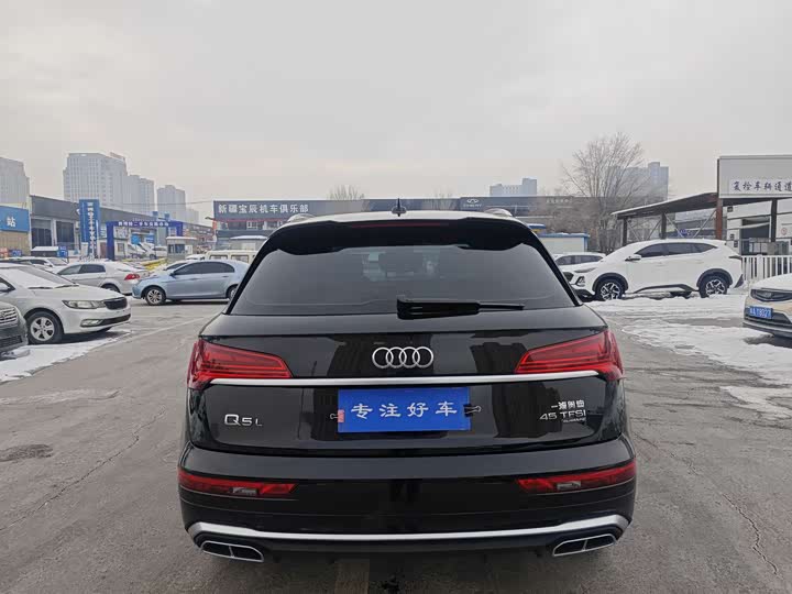 Фото 7 - Audi Q5L