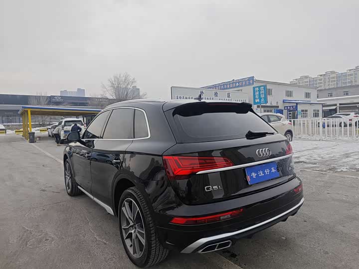 Фото 8 - Audi Q5L