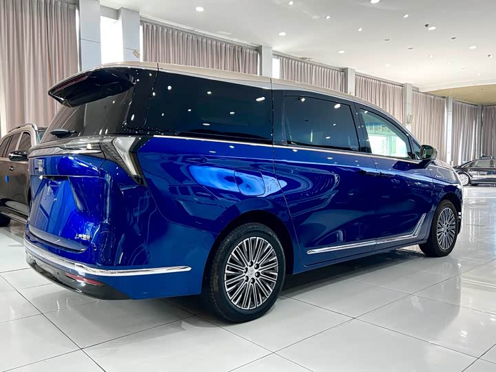 Фото 4 - Buick GL8 Hybrid