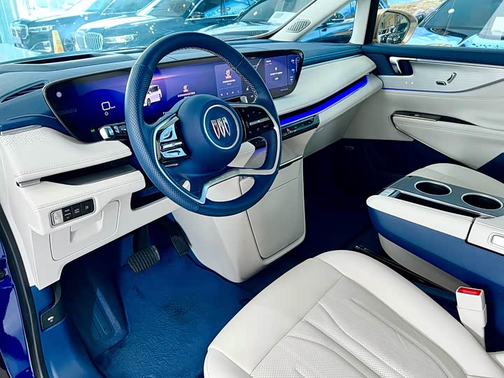 Фото 7 - Buick GL8 Hybrid