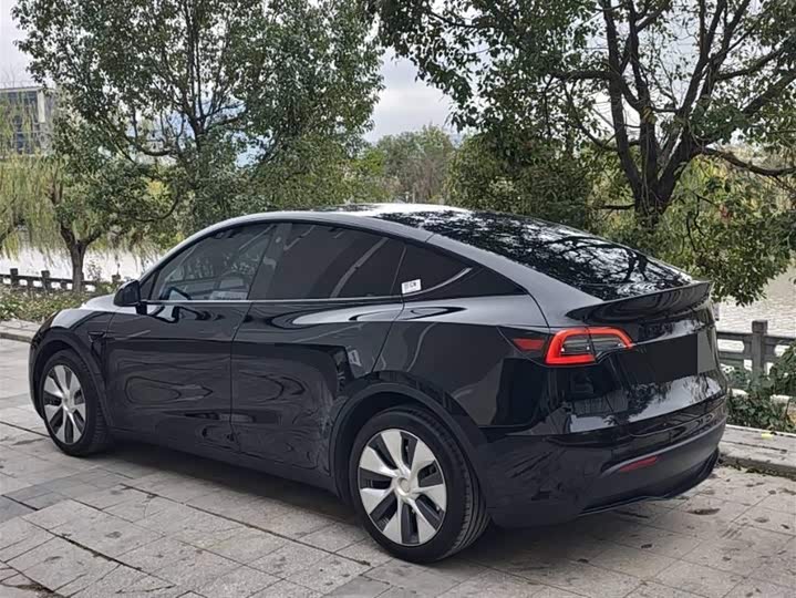 Фото 9 - Tesla Model Y