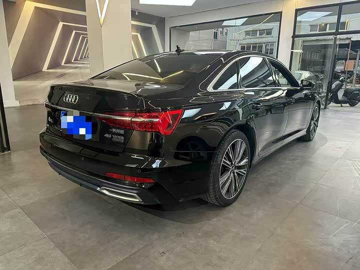 Фото 4 - Audi A6L