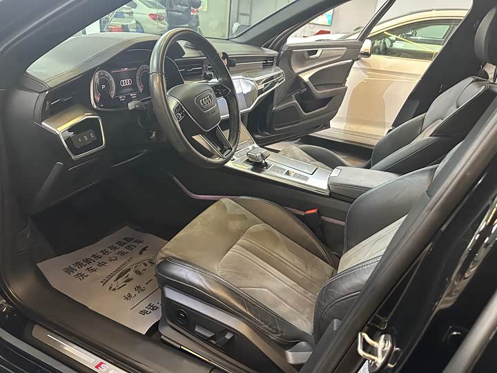 Фото 6 - Audi A6L