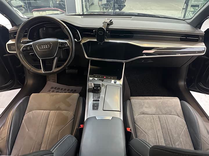 Фото 8 - Audi A6L