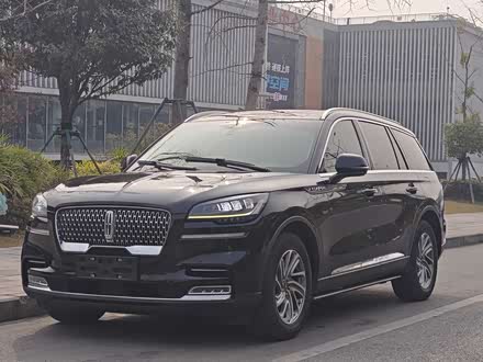 Фото 1 - Lincoln Aviator