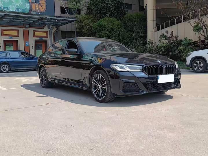 Фото 3 - BMW 5 Series