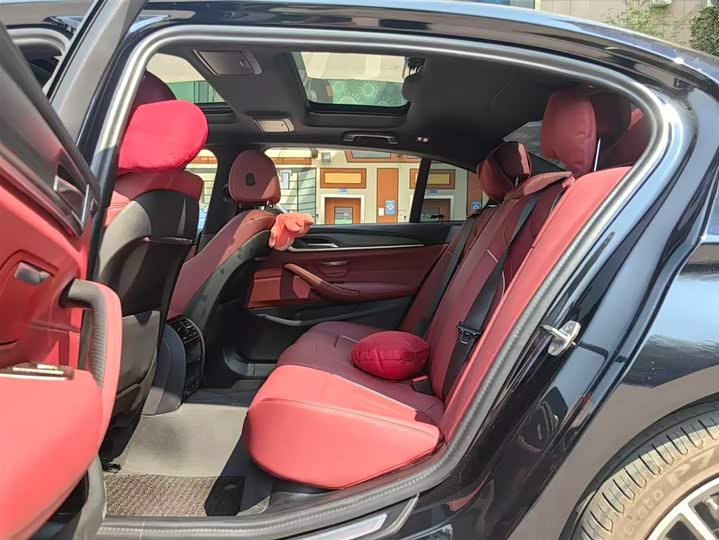 Фото 6 - BMW 5 Series