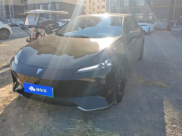 Фото 1 - Changan Deepal SL03