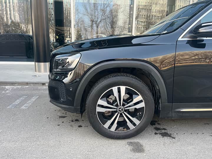 Фото 8 - Mercedes-Benz GLB-Class