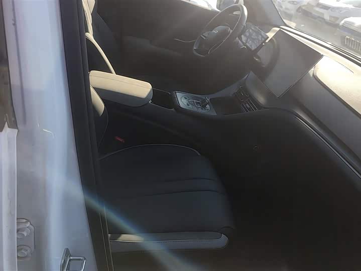 Фото 8 - BYD Sea Lion 05 DM-i Hybrid