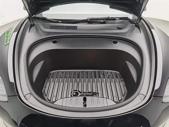 Фото 6 - Tesla Model 3