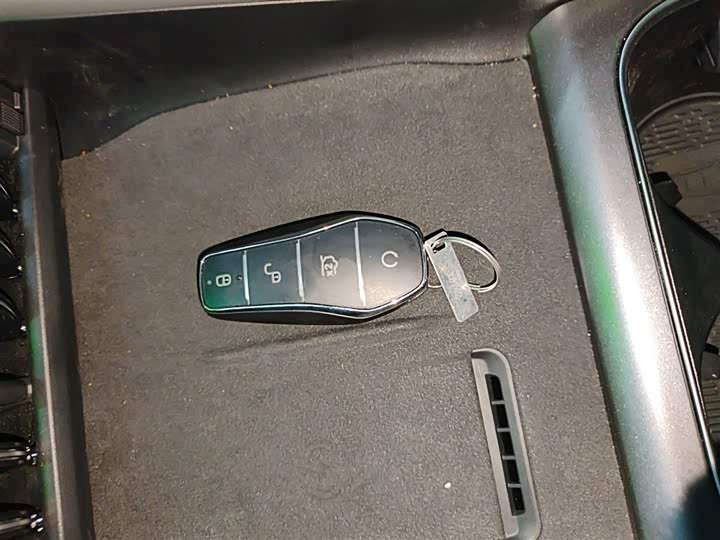 Фото 9 - BYD Yuan Plus