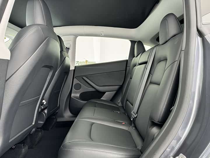 Фото 6 - Tesla Model Y