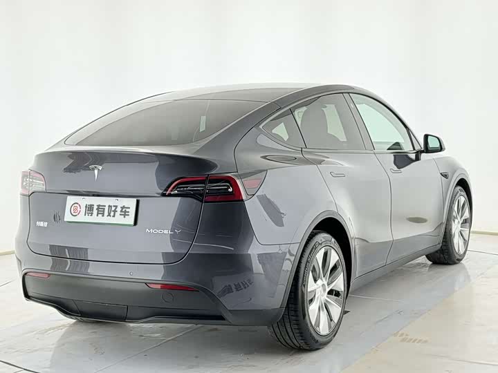 Фото 9 - Tesla Model Y