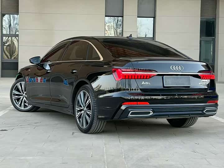 Фото 4 - Audi A6L