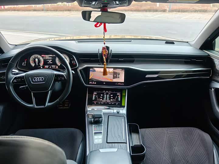 Фото 8 - Audi A6L