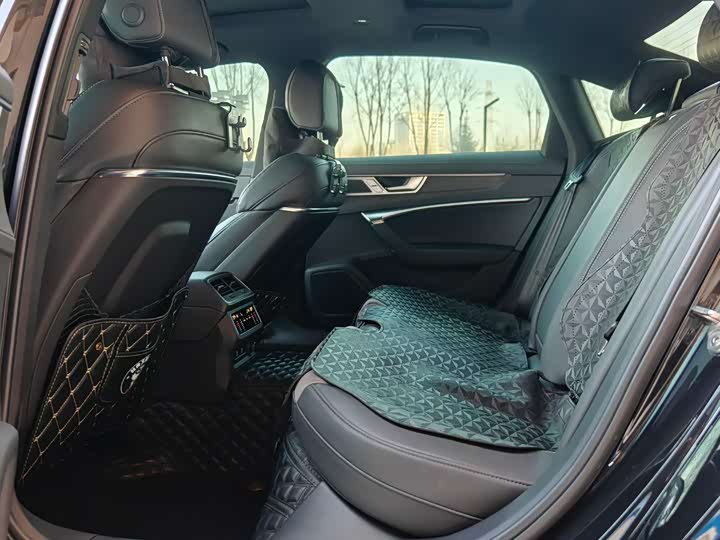 Фото 9 - Audi A6L