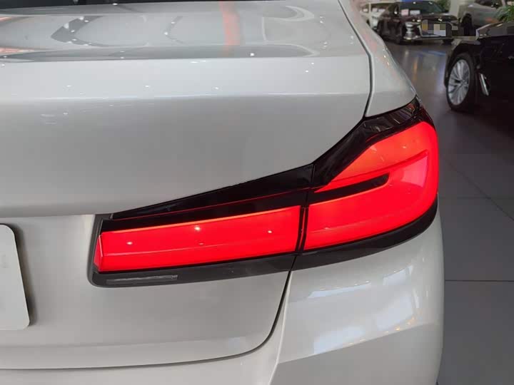 Фото 8 - BMW 5 Series