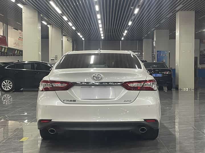 Фото 5 - Toyota Camry